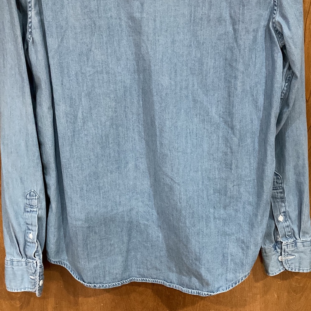 American Eagle Lightweight Denim Button Down Shirt - image 4